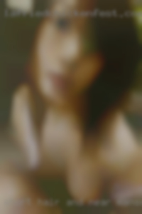 Short hair and near manscaped..